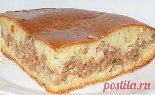 Простейший пирог с мясом на скорую руку Лучшего теста для наливных пирогов я нигде не встречала.Основное его преимущество — тесто без майонеза, а на кефире. Составляющие этого теста найдутся в каждом доме.