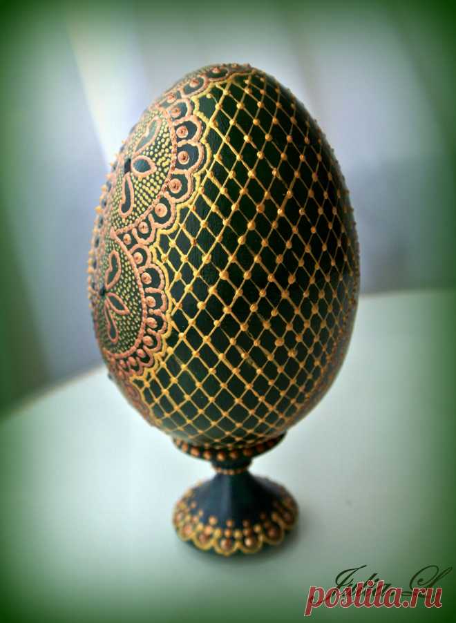 Пасхальное яйцо. имитация вышивки и кружева
(в частной коллекции)