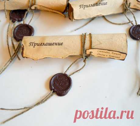 Оригинальное приглашение. Понадобится: бумага, принтер, кофе, корица, ванилин, сургуч и пистолет для сургуча, силиконовые штампы. #DIY_Идеи