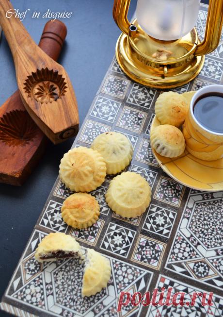 Semolina Ma’amoul : stuffed cookies with dates and nuts – Chef in disguise