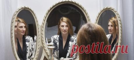 Нарциссов часто сравнивают с вампирами, которые вытягивают из окружающих все силы и эмоции. Их близкие превращаются в жертв, которые ценой собственных нервов приходят к неутешительным и очень точным выводам о свойствах нарциссичных натур. #нарциссизм #психологиялюбви #психологияотношений #манипулирование