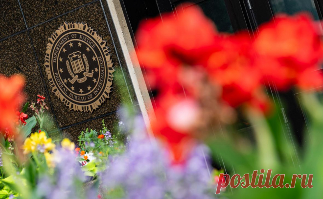 Что такое ФБР и чем занимается Федеральное бюро расследований США. Что такое ФБР
 
 ФБР (Федеральное бюро расследований — Federal Bureau of Investigation, FBI) — это американское федеральное агентство по расследованиям, которое сочетает функции разведки и правоохранительных органов.