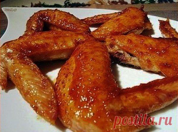 Простое, доступное и очень вкусное мясное блюдо из курочки! Пробуйте, вам понравится! "Куриные крылышки в томате" Рецепт здесь...