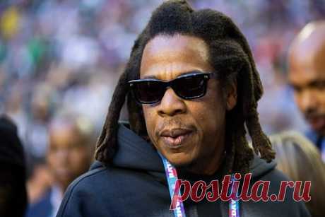 В США захотели праздновать день Jay-Z. В Нью-Йорке захотели объявить 4 декабря днем американского рэпера Jay-Z (настоящее имя — Шон Кори Картер) в честь его дня рождения. С таким предложением выступили члены городского совета Нью-Йорка. Рэпер родился в Бруклине и вырос в районе Бедфорд-Стайвесант. Он рассказывал о том, что мать привила ему любовь к музыке.