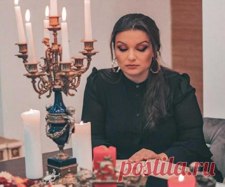 Как позвонить гадалкам: бесплатная гадалка по телефону номер телефона? Гадалки и ясновидящие России. Достоверное бесплатное гадание по телефону 100% Хорошие гадалки, Гадания и предсказания Гадалки, Экстрасенсы и Ясновидящие в России. Задавайте вопросы экстрасенсам бесплатно онлайн, и получайте ответ от экстрасенсов сразу, в чате, на почту, в