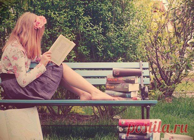 А вы знаете, что человек постоянно нуждается не только в еде и питье, но также информационный голод требует своевременного удовлетворения. Так что же еще нужно для питания ума.