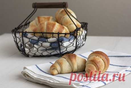Crescent Rolls - Handle the Heat