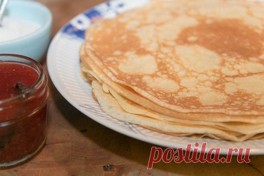 Самые вкусные блинчики, которые я ела: рецепт виртуозного французского кондитера Кристофа Фельдера Рецептов блинов существует огромное количество. Их можно готовить на молоке, воде, кефире, минеральной воде... Перечислять можно еще очень долго. Однако, самые вкусные блинчики, которые я ела, сделаны по рецепту французского кондитера Кристофа Фельдера. Давайте научимся их готовить. Нам понадобится  Мука - 250 граммов. Лучше всего взять пшеничную, высшего сорта. Сахарный песо...