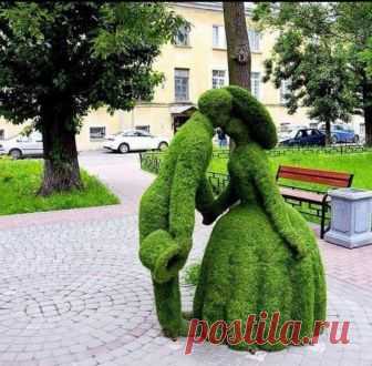 В одном из Питерских дворов... Красота!