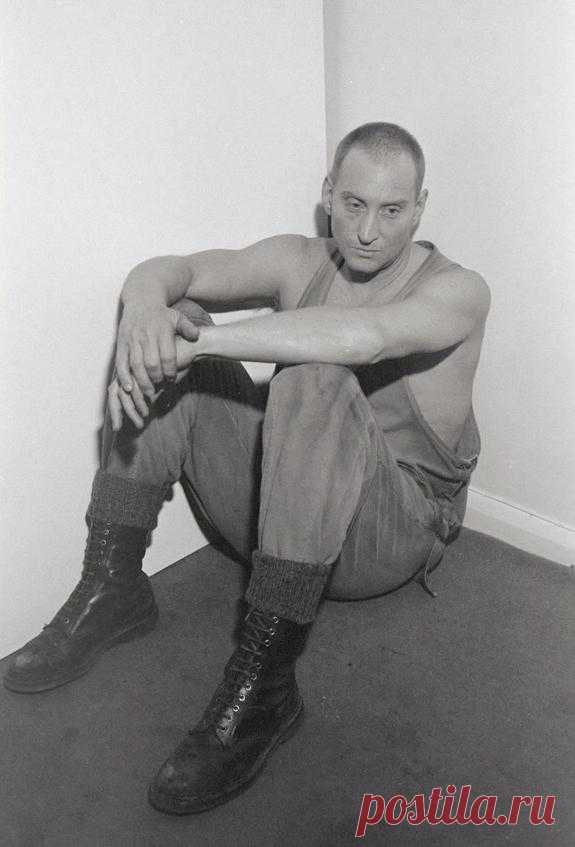 Чарльз Дэнс