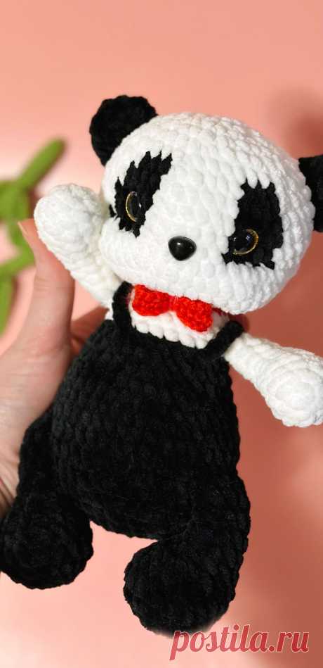 PDF Пара Панд крючком. FREE crochet pattern; Аmigurumi toy patterns. Амигуруми схемы и описания на русском. Вязаные игрушки и поделки своими руками #amimore - плюшевая панда, медведь, медвежонок панды из плюшевой пряжи, мишка.