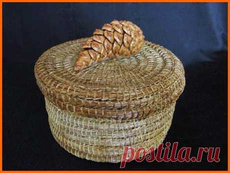 Круглая шкатулка для украшений из сосновой иглы