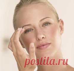 Уход за кожей век: красота может быть доступной / Все для женщины