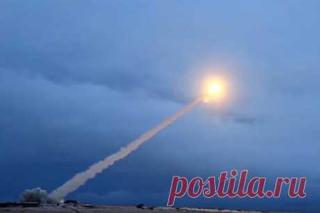 США не ответят на размещение российского ядерного оружия в Белоруссии. В Вашингтоне не видят причин для изменения готовности своих стратегических сил в ответ на размещение российского ядерного оружия в Белоруссии, заявил пресс-секретарь Госдепа США Мэттью Миллер. По словам чиновника, соответствующее соглашение между Москвой и Минском является «примером безответственного поведения».