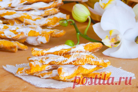 Вкусное морковное печенье Сегодня у нас рецепт вкусной и быстрой выпечки – давайте приготовим ароматное морковное печенье! Внешне оно будет в виде длинных тонких палочек-спиралек, а еще покроем его сладкой меренгой.