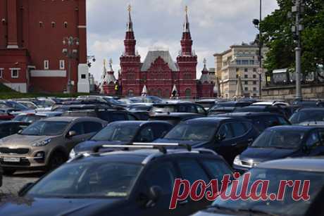 Спрогнозирован интерес угонщиков к ряду популярных моделей машин. Автоэксперт Вячеслав Субботин рассказал, что в настоящее время в России наибольший интерес для угонщиков представляют популярные у автомобилистов модели машин. Он считает, что причина в нехватке запчастей к популярным моделям и их высокой стоимости. Также эти машины будут угонять ради продажи.