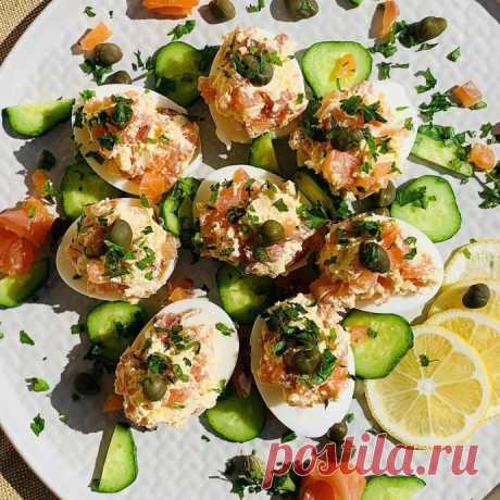 Простая и сытная закуска с красной рыбой
