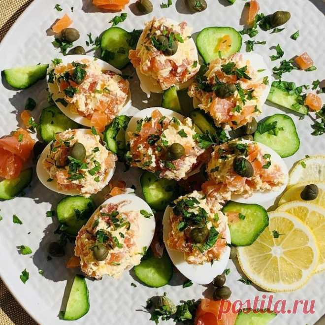 Простая и сытная закуска с красной рыбой