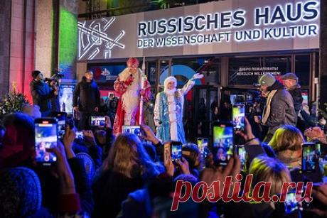 Прокуратура Германии проверит «Русский дом». Прокуратура Германии инициировала проверку «Русского дома» в Берлине. Причиной стала проверка из-за подозрений в нарушении закона о санкциях. «Будет проверено, не нарушает ли деятельность культурного центра закон о внешнеэкономической деятельности», — заявил представитель ведомства.