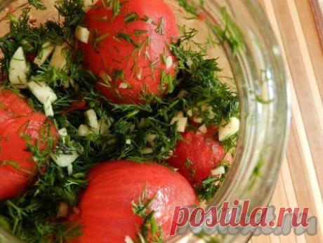 Быстрые маринованные помидоры, приготовленные по этому рецепту, получаются острыми, пикантными на вкус. Это отличная закуска и дополнение к мясным блюдам