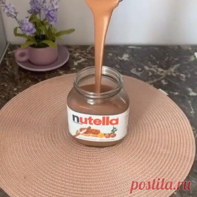 кто заберёт к себе рецепт в закладки📌, оставьте любой смайл в комментариях.
Хочу видеть тех, кому нравится то, что я делаю🙌🏽💫 Для меня это очень важно.
ᅠ 
Благодаря этому рецепту можно легко отучить вашего ребёнка от так обожаемой Нутеллы. Ее любят и взрослые и дети. А задумывались ли вы о ее содержании? В ней содержится пальмовое масло, а в 14 граммах продукта 11гр сахара. Не круто да? Решение есть! Волшебный рецепт домашней Нутеллы! Мои дети👶 сказали , что моя вкусн...