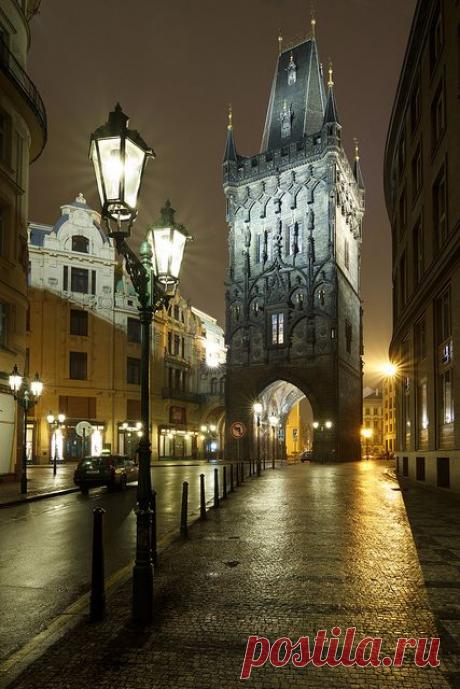 Prašná brána (Powder Tower), Old Town, Prague, Czechia  |  Pinterest