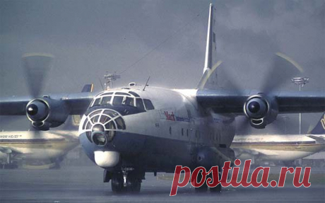 Ан-8 — советский военно-транспортный самолёт, разработанный в середине 1950-х в ОКБ им. О. К. Антонова. Предназначен для перевозки различных грузов, посадочного и парашютного десантирования ВДВ с придаваемой им техникой и вооружением, а также для перевозки раненых.