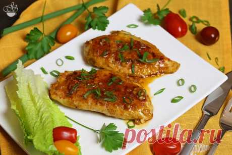 Сочные куриные грудки в кисло-сладком соусе Курица, приготовленная таким способом получается очень сочной и пикантной. Любители кисло-сладкого вкуса, заходите в гости. Такое вкусное и простое в приготовлении блюдо, вам точно придется по вкусу! Ингредиенты 6 куриных грудок соль, перец, паприка 1/4 ст. муки 1 ст.л. раст. + 1 ст.л. сливочного…