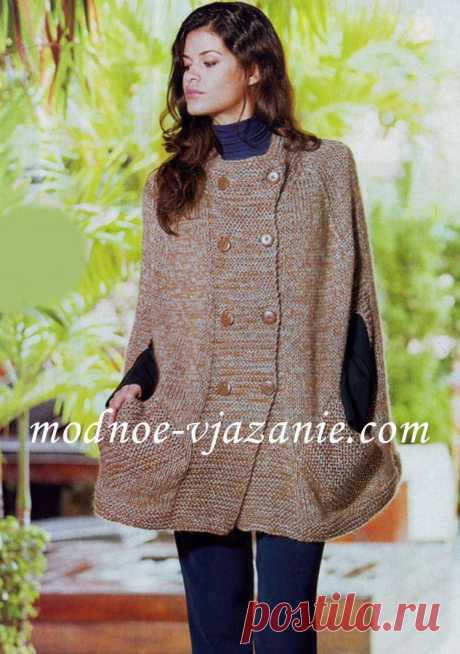 Двубортный кейп с карманами