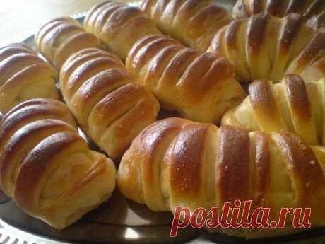 Булочки нарядные с яблоками.