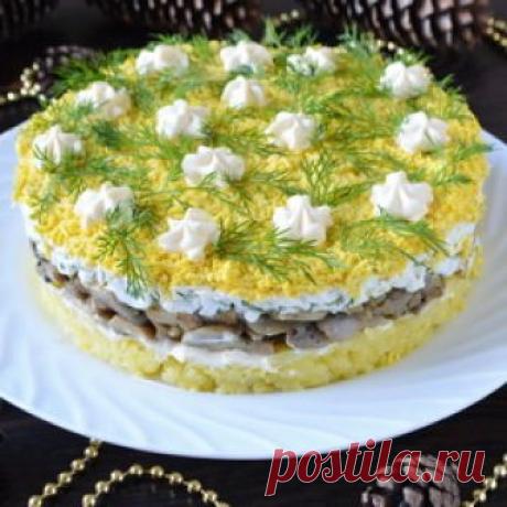 Салат «Грибы под шубой» – сама нежность, очень вкусный - Пошаговый рецепт с фото | Салаты Хочется сразу отметить все достоинства этого салата. Это и удивительно нежный вкус, и простота приготовления, и вполне бюджетные затраты по продуктам.
