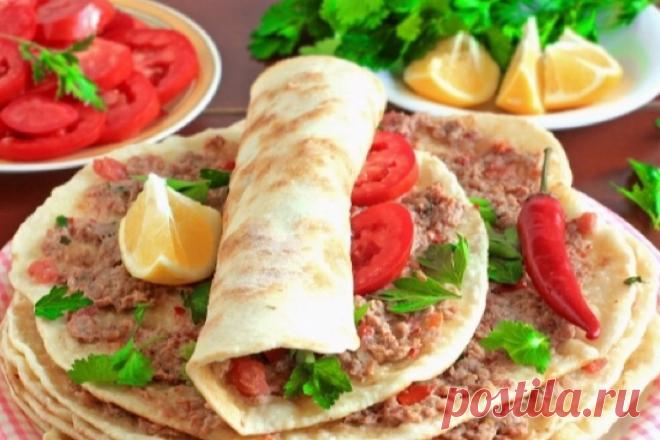 Отменная турецкая пицца Лахмаджун