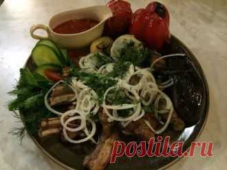 Шашлык из баранины на ребре. Доставка еды в СПб - кафе "Пиросмани".