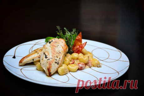 Рецепты на Новый год - простые и вкусные рецепты из курицы на горячее Простые и Вкусные Рецепты на Новый год из курицы
Рацион каждого человека должен состоять из определенных продуктов, богатых витаминами. Самые аппетитные – это вторые блюда. Когда мы их видим на столе?…