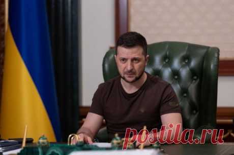 Экс-разведчик Риттер назвал некомпетентность Зеленского лучшим оружием РФ. По мнению эксперта, бойцы ВСУ могут организовать восстание против украинского лидера.