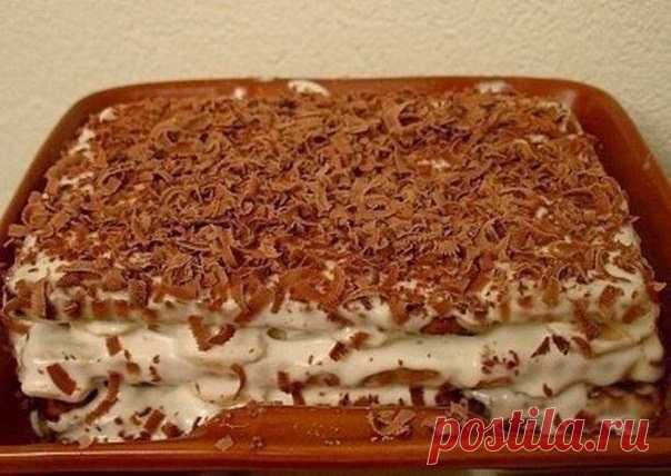 Лучшие кулинарные рецепты : Торт из печенья с бананом на скорую руку