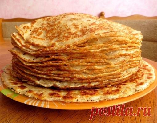 Творожные блины.

Ингредиенты:
- Мука — 250 Грамм
- Творог — 250 Грамм
- Яйца — 3 Штук
- Масло растительное — 5 Ст. ложка
- Молоко — 300 Миллилитр
- Сахар — 4 Ст. ложка
- Ванилин — 1 Штук
- Разрыхлитель — 10 Грамм
- Соль — 1 Щепотка

Приготовление:
Взбиваем яйца с сахаром, солью и ванилином. Кладем во взбитые яйца творог, перетираем его тщательно вилкой. В дополнение можно взять миксер и взбить все до однородной жидковатой массы. Также отдельно просеиваем муку с разрыхлите...