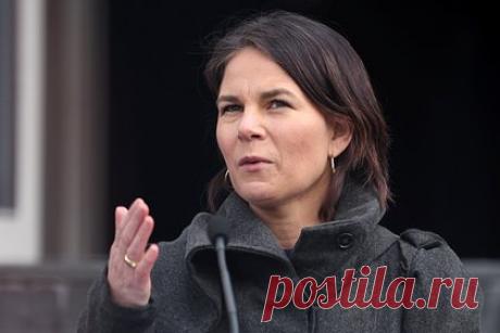 Глава МИД ФРГ проведет совещание по оказанию помощи Украине в преддверии зимы. На следующей неделе на полях встречи министров иностранных дел стран НАТО в Бухаресте будет созвано совещание по поводу оказания помощи Украине в преддверии зимы. В нем будут участвовать не только представители «Большой семерки» (G7), но и главы МИД других стран.