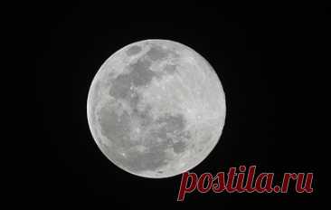 Спецкор ТАСС на МКС Зубрицкий поделился фото "бобровой луны" со станции. В 01:30 мск 6 ноября Луна окажется в самой близкой к Земле точке своей орбиты