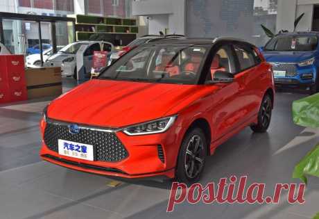Электромобили хэтчбек BYD e2 и седан e3 2020  - цена, фото, технические характеристики, авто новинки 2018-2019 года