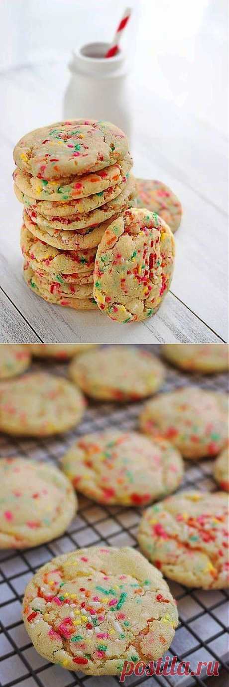 Сахарное печенье с конфетти