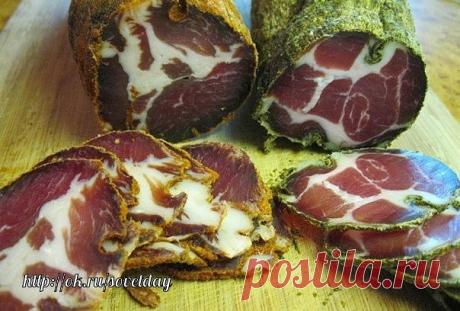 Лучший рецепт вяленого мяса: и сочно, и вкусно, а специи подобраны идеально!
Всем любителям мясных закусок «Так Просто!» расскажет, как приготовить сыровяленую свинину в домашних условиях. Мясо получается просто шикарным!