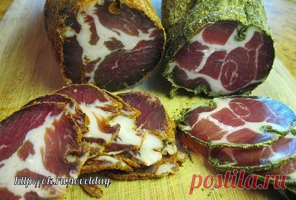 Лучший рецепт вяленого мяса: и сочно, и вкусно, а специи подобраны идеально!
Всем любителям мясных закусок «Так Просто!» расскажет, как приготовить сыровяленую свинину в домашних условиях. Мясо получается просто шикарным!