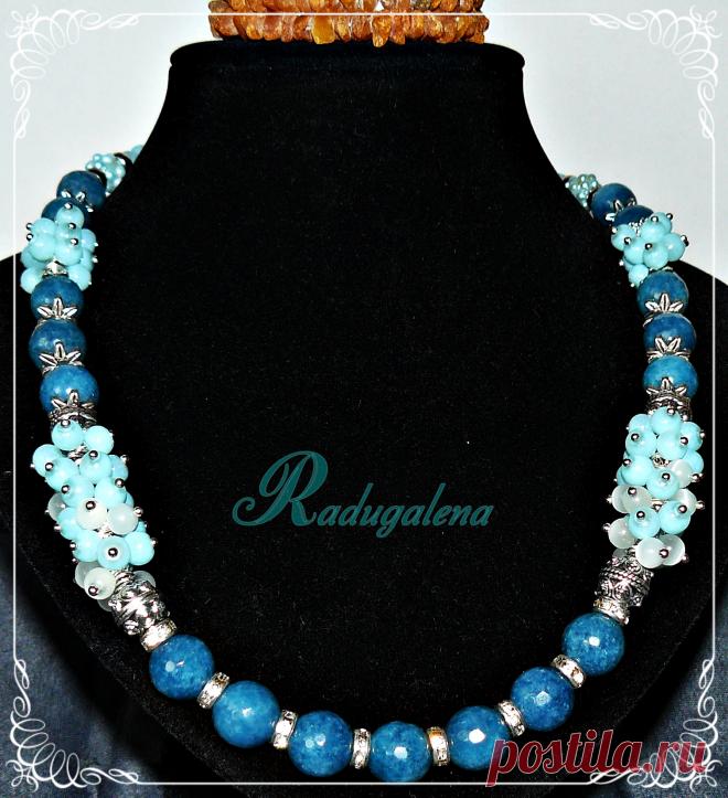 Бусы в сине-голуых тонах