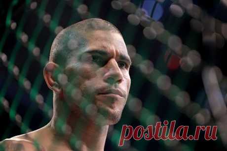 Объявлены участники главного боя юбилейного турнира UFC. Глава Абсолютного бойцовского чемпионата (UFC) Дэйна Уайт объявил участников главного поединка UFC 300. В главном бою юбилейного ивента подерутся бразилец Алекс Перейра и американец Джамал Хилл. Промоушен пытается привлечь к участию в UFC 300 действующих и бывших звездных бойцов.