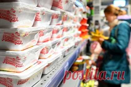 Любовь россиян к лапше объяснили ростом разрыва между бедными и богатыми. Резкий рост продаж лапши быстрого приготовления в России может быть связан с увеличением дифференциации населения, то есть растущим разрывом между бедными и богатыми. По его мнению, о какой-то любви граждан к такому продукту говорить вряд ли возможно, скорее всего, граждане начинают больше экономить.