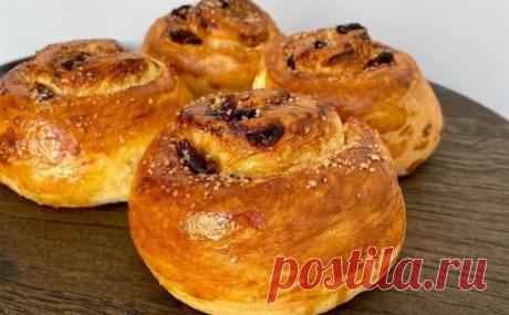 Булочки Челси с сахаром, корицей и изюмом