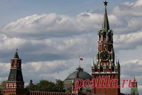 В МИД пообещали ответить на решение Исландии понизить уровень дипотношений. Решение понизить уровень дипотношений с Москвой, принятой властями Исландии, рушит весь комплекс взаимодействия двух государств, которое базировалось на взаимном уважении. В ведомстве подчеркнули, что Россия внесла важный вклад в становлении суверенной Исландии, одной из первых признав ее независимость.