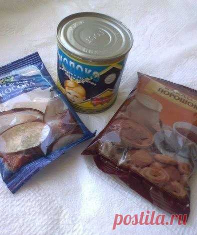 КОНФЕТЫ ИЗ СГУЩЕНКИ БРИГАДЕЙРО

Бригадейро — вкусные конфеты, чем-то напоминающие по вкусу трюфели. Своим названием они обязаны чину бригадного генерала Eduardo Gomes, который подал от своего имени шоколадные конфеты на одном из мероприятий. Так и появились конфеты 