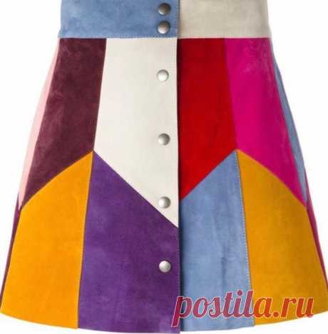 This A-line Marc Jacobs miniskirt is made from colorblock suede panels, creating a cheerful, retro-infused aesthetic. Oxidized snaps fasten the front. Laser-cut hem. Silk lining. Fabric: Suede. Shell…